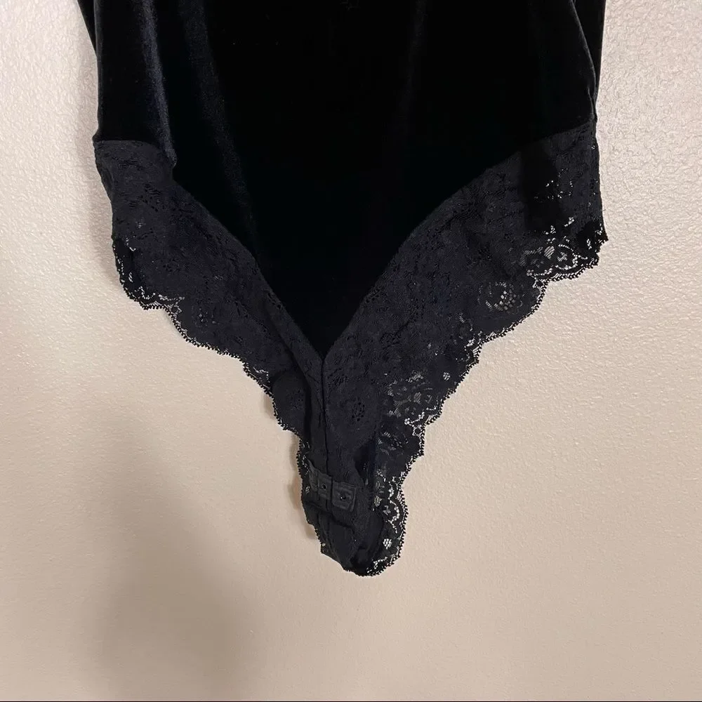 Victoria’s Secret Vintage Black Velour‎ Lace Trim Bottom Cheeky Bodysuit Medium